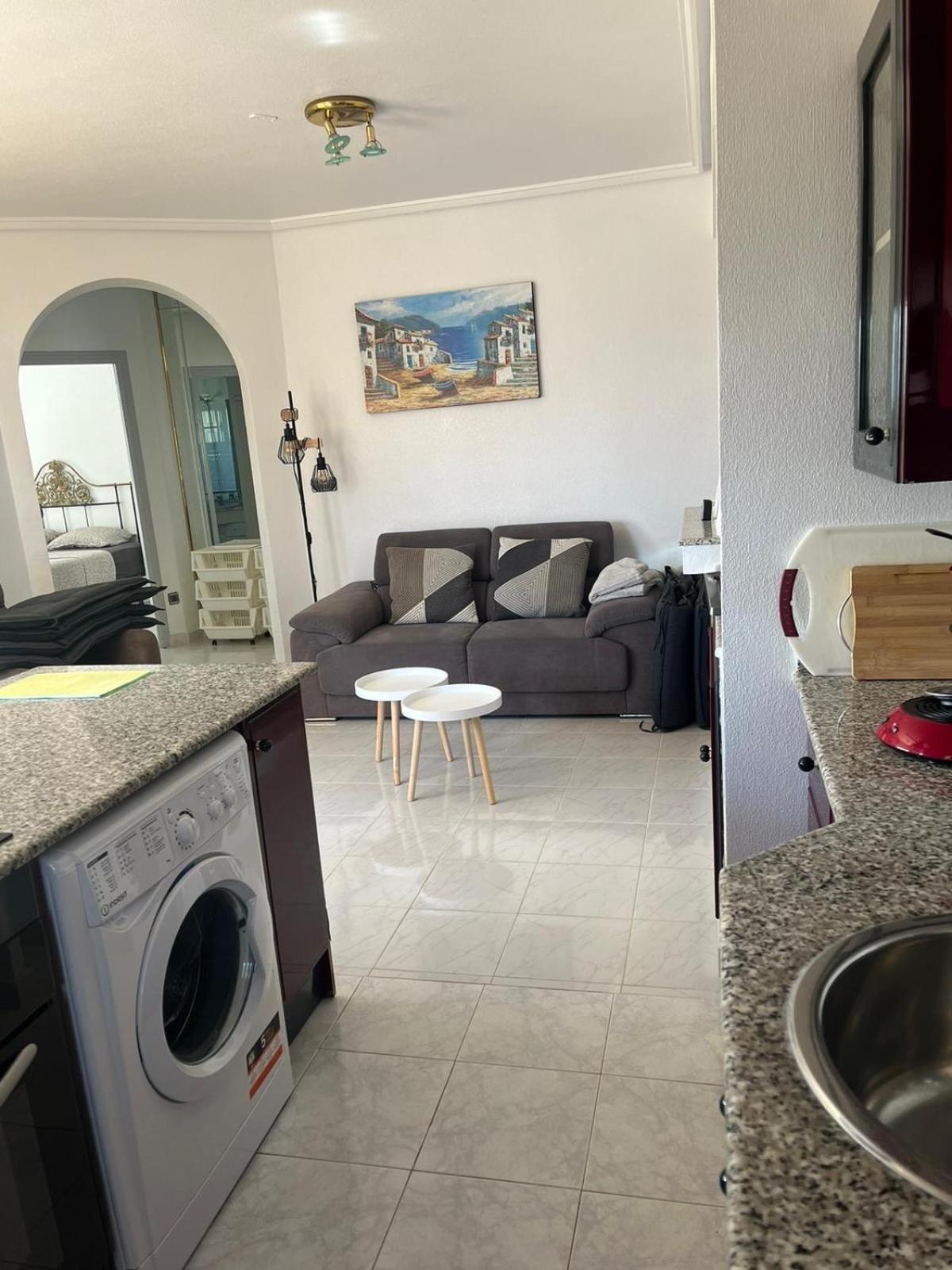 Schoenes Ruhiges Rooftop Apartment Mit Grosser Dachterrasse Torrevieja Esterno foto